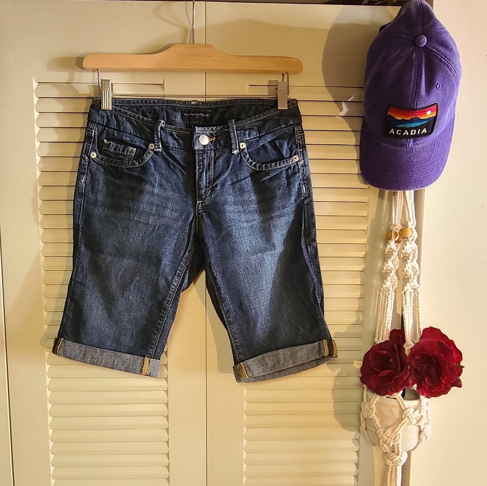 Banana Republic Factory Bermuda Denim Shorts Size 26/2 Medium Wash